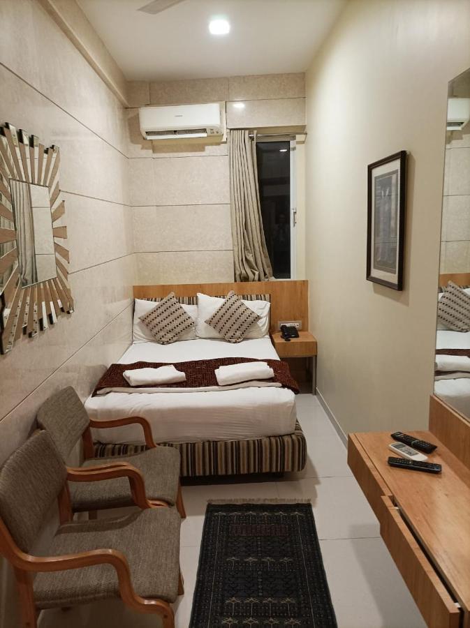 Bentley Hotel Marine Drive Bombaim Exterior foto