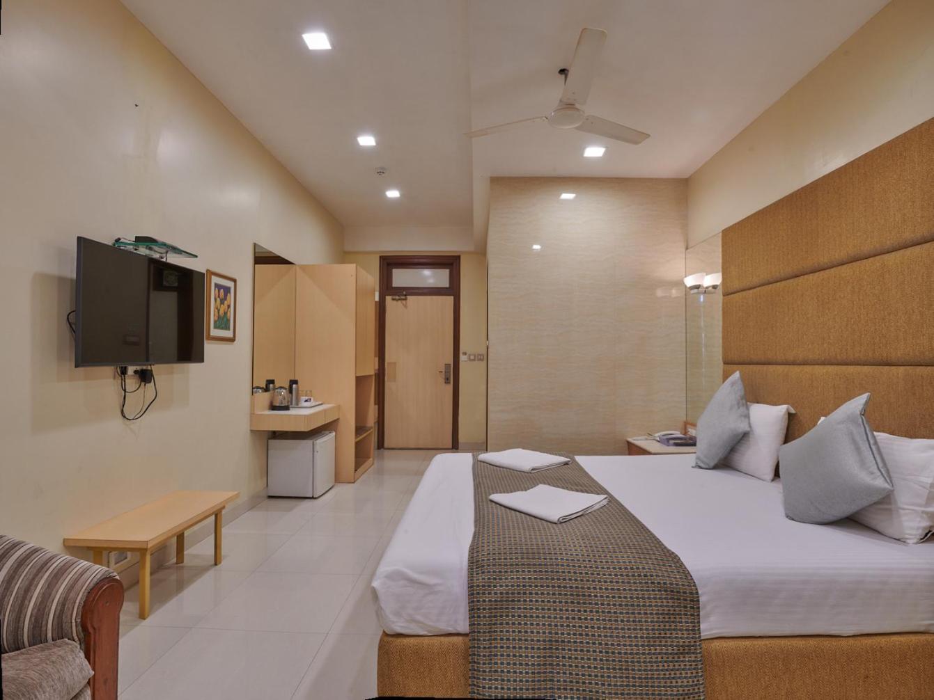 Bentley Hotel Marine Drive Bombaim Exterior foto