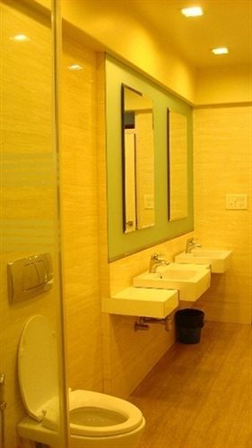 Bentley Hotel Marine Drive Bombaim Exterior foto